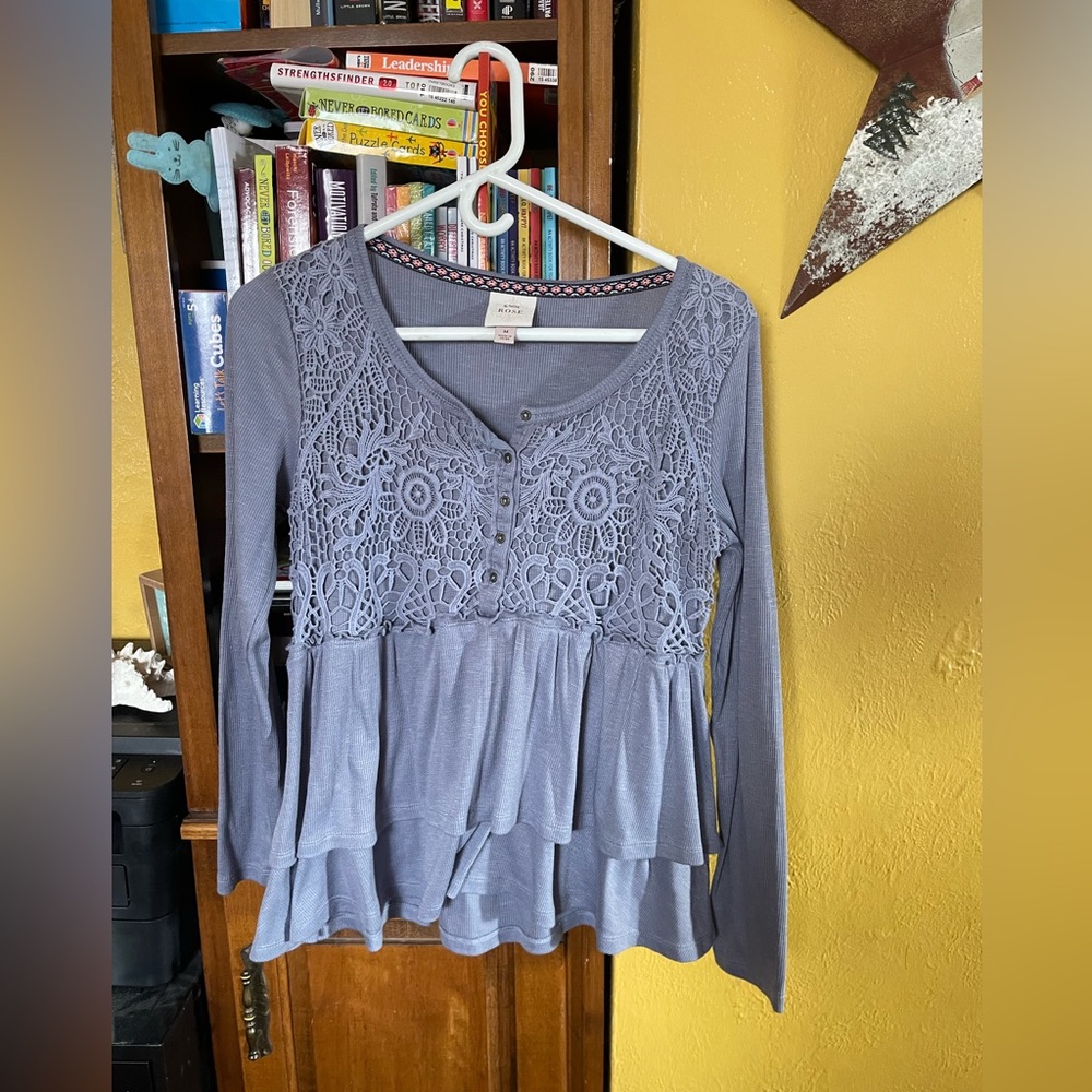 Knox Rose long sleeve blue shirt size medium